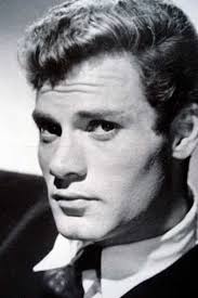 Reparto de Cause toujours... tu mintéresses (película 1979). Dirigida por  Édouard Molinaro