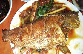 #ikangoreng #ikangorengmasakkicap #tipsgorengikan #resepimudah #dapurbiru #tipsterbaik #yummy #tasty #delicious. Resepi Ikan Siakap Kicap Untuk Orang Berpantang Ceritera Si Gadis Biru