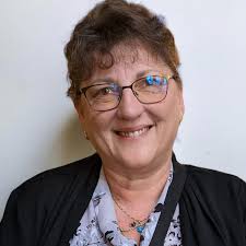 What are some volunteering groups, organizations, or clubs in the Macomb  County area for a recently retired individual?