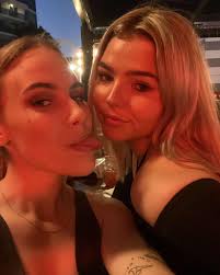 bella williamson 🪼