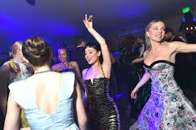 Euphoria star sydney sweeney broke down in tears on an instagram live video on sunday, may 9, after being criticized for her appearance on social media. Alexa Demie And Sydney Sweeney At The Vanity Fair Oscars Party The Fun Isn T Over Just Yet See How Stars Are Letting Their Hair Down After The Oscars Popsugar Middle