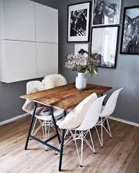 Modernes Esszimmer Mit Einem Holztisch Wohn Esszimmer Modernes Esszimmer Wohnung Kuche