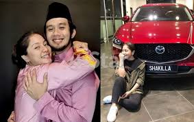 Jun 01, 2021 · melaka: 10 Tahun Jadi Artis Shakilla Khoriri Akhirnya Mampu Beli Kereta Baharu Kerja Macam Aku Ni Tak Tentu Gaji Sekejap Ada Sekejap Tiada Hiburan Mstar