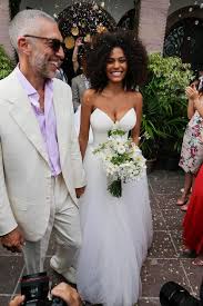 La déclaration d'amour délirante de vincent cassel à. Vincent Cassel Et Tina Kunakey Toutes Les Photos De Leur Mariage A Bidart Robe De Mariee Robe Bustier Mariage Mariage
