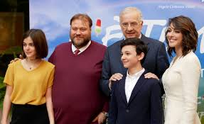 C'è tempo è un piccolo film, arrivato dopo diversi documentari e migliaia di film visti. C E Tempo Il Film Di Walter Veltroni Con Stefano Fresi E Simona Molinari Videointerviste