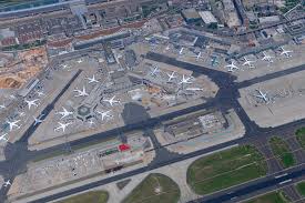 Fra iata) is the largest airport in germany and a global aviation hub located on the outskirts of frankfurt am main in the state of hesse. Flughafen Frankfurt Zapft Arbeitsmarkt In Sudosteuropa An