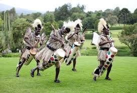 Kenya, officially the republic of kenya, is a country in eastern africa. Danca Popular Tradicional Africana No Safa Do Monte Quenia Imagem Editorial Imagem De Bagpipe Historic 35460220