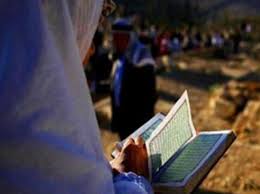 Pengenalan kepada surah kahfi musyrikin mekah timbul rasa dalam hati mereka yang mungkin nabi muhammad itu memang seorang rasul. Banyak Manfaat Dan Istimewa Di Hari Jumat Ini Surat Al Kahfi Ayat 1 20 Beserta Terjemahannya Jurnal Presisi