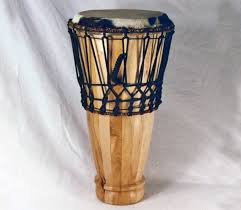 Beberapa contoh alat musik ini misalnya drum, marakas, simbal, tamborin, timpani, triangle, konga, timpani, kastanyet, rebana, tifa. 8 Contoh Alat Musik Ritmis Tradisional Indozone Id