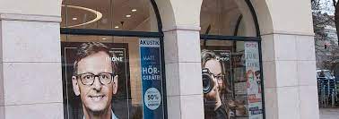 Hochwertige beratung für brillen, kontaktlinsen und hörgeräte. Optiker Und Horakustiker In Munchen Am Rotkreuzplatz Matt