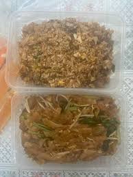 Sisanya masukkan dalam kulit pangsit. Kwetiaw Peng Hie Sunter Lengkap Menu Terbaru Jam Buka No Telepon Alamat Dengan Peta