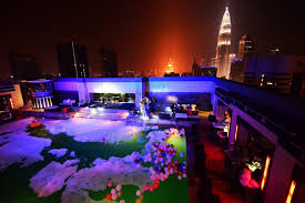 Expect large crowds from 11pm and table reservations are advisable. Luna Bar Best Rooftop Bar In Kuala Lumpur Travelvui