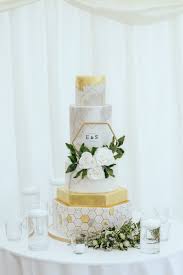 55 beautiful wedding cakes we love. Award Winning Modern Wedding Cake Designs