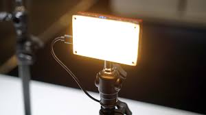 Eine indirekte beleuchtung erzeugt angenehm schattenfreies licht und eine sehr gleichmässige ausleuchtung. Led Scheinwerfer