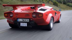 The style was introduced to the public in 1970 as the lancia stratos zero concept car. So Gut Klingt Der Lamborghini Countach