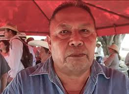 Escribe profesor de secundaria libro sobre la soya en Xoxocotla