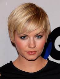 Modele coiffure femme 50 ans. Epingle Par Valerie Gricourt Sur Hair Dids I Like Coiffure Courte Visage Rond Coupe De Cheveux Courte Cheveux Courts