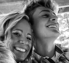 Tera Bisballe (@fourseasonseventbarn) • Instagram photos and videos