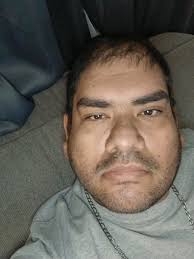 Hi can someone make this photo clear 😊