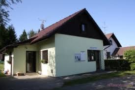 Kemp radava se nachází na břehu orlické přehrady u kovářova, na hranici jihočeského a středočeského kraje. Czechcamping Com Radava Czech Campsites Autocamping Bungalows Apartments