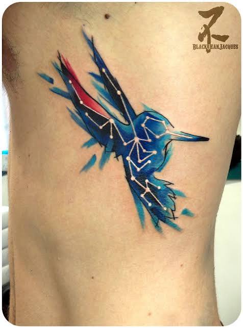 colibri #hummingbirds #hummingbird #birds #birdtattoos #stars #stars🌟 # constellation #night #nightbird #graphictattoo … | Idée tatouage femme,