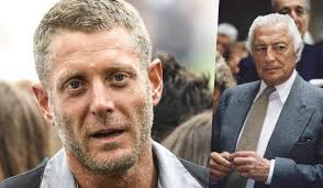 Lapo elkann is selling off some of his impeccably stylish if rather inscrutable cars through his garage italia customs outfit. Lapo Elkann Coronavirus Mio Nonno Avrebbe Fatto Molto Meglio Di Questa Politica