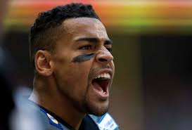 No. 33 wants the ball