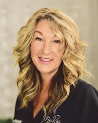 Tami Webster's Instagram, Twitter & Facebook