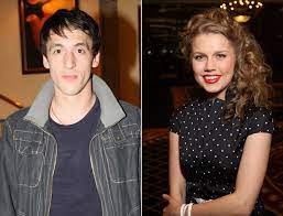 Она продолжала сниматься в разных фильмах и сериалах. Darya Melnikova I Artur Smolyaninov Vpervye Stali Roditelyami Ledi Mail Ru