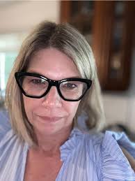 Looking for a hairdresser to do a light perm