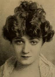 Curtains: Edna Mayo: The Best Dressed Woman