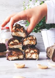 Incroyable Snickers Vegan Encore Meilleur Que Les Vrais Tavieestbelle Gouter Vegan Recette Recettes Sucrees