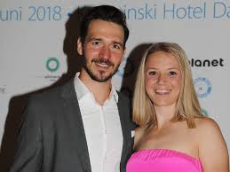 Der nachwuchs von skirennfahrer felix neureuther und der biathletin miriam gössner ist da! Pin Auf Kinder Der Stars