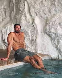 So much doggypaddling #honeymoon