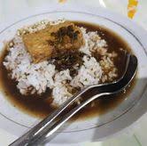 Gambar nasi rawon ,minum es campur . Galeri Foto Makanan Dan Suasana Di Rawon Gajah Mada Gayungan Surabaya Oleh Sissy Saraswati 1
