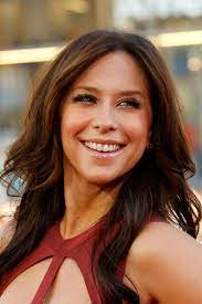 She has english, italian, french. Jennifer Love Hewitt Starportrat News Bilder Gala De