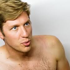 Boy, I've grown up... . From a photoshoot for a concert that I did together  with @alexandrafloodsoprano in Munich in 2017 . 📸  @nicole_marianna_wytyczak . . . . #opera #baritone #operasingersofinstagram  #operalover #