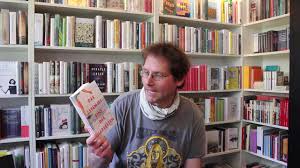 Giulia becker, autorin beim neo magazin royal, erzählt in ihrem debütroman eine grandiose geschichte voller wärme und humor, mit wunderbar. Leseschatz Tv Giulia Becker Das Leben Ist Eins Der Hartesten Werbung Youtube