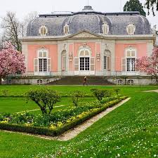 Jagoda Auf Instagram Schloss Benrath Fotofun Fotospass Fotozabawa Dusseldorf Schloss Benrath Benratherschloss Pala House Styles Mansions Home Decor
