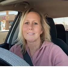 What hairstyle change suggestions are there for a 54-year-old woman?