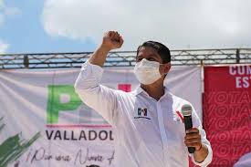 Manolo Castro Mendoza added a new...