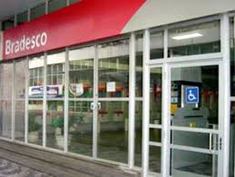 Também envolvidos estão as seguradoras: Bradesco Pode Comprar Banco Santander No Brasil