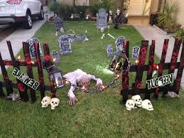 50 Creative Outdoor Halloween Decoration Ideas Outdoor Outdoor Halloween Diy Outdoor Scary Halloween Decorations Outdoor Halloween Decorations Outdoor Porch