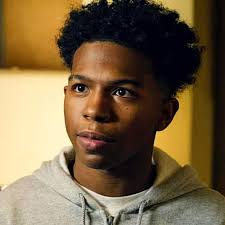 Darryl Henderson's Instagram, Twitter & Facebook