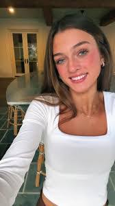 Kimberly Buckmaster's Instagram, Twitter & Facebook