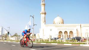 La double sportive suisse de l'année a bouclé les 1,9 km de natation, les 90 km de cyclisme et les 21,1 km de course à pied en 3h56'54'''. Ironman 70 3 Dubai Aernouts Heemeryck Secure One Two For Belgium Elite News Tri247 Com
