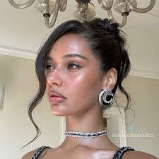 Danielle Valenti's Instagram, Twitter & Facebook