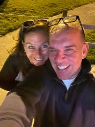 Organizing a Reunion Happy Hour with Friends