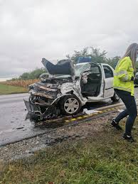 Images from the scene show the wreckage. Accident Rutier Cu 2 Victime In Municipiu Jurnaldebacau Ro