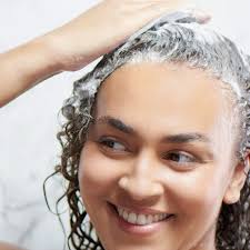 The 11 Best Scalp Massagers, According to Hairstylists and Editors